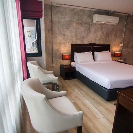 Prestige Chiang Mai Hotel Bagian luar foto