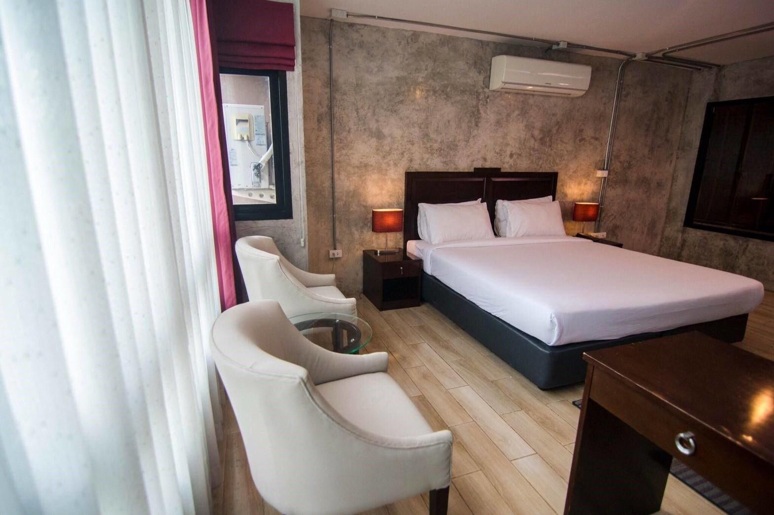 Prestige Chiang Mai Hotel Bagian luar foto