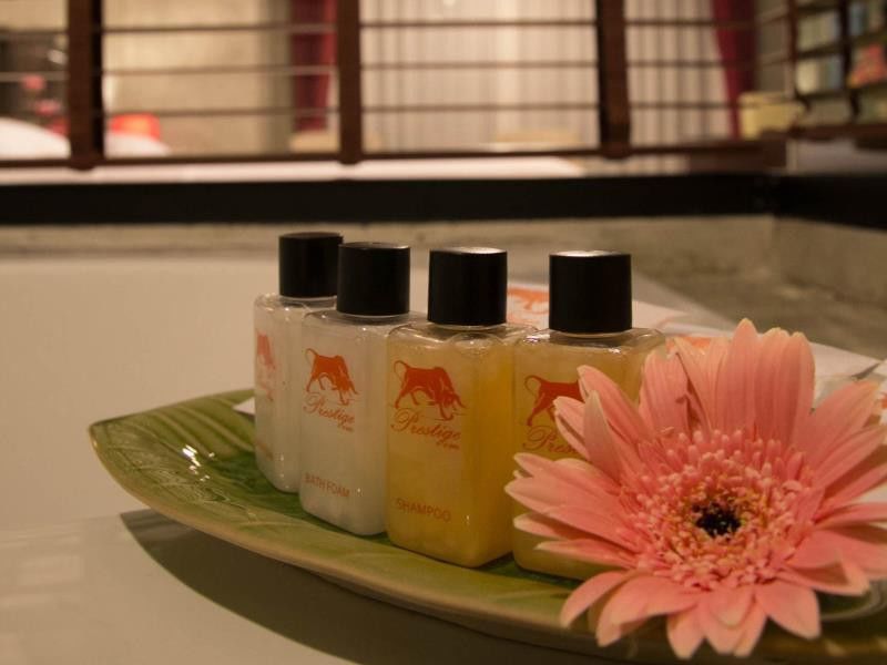 Prestige Chiang Mai Hotel Bagian luar foto