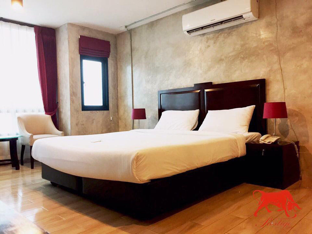 Prestige Chiang Mai Hotel Bagian luar foto