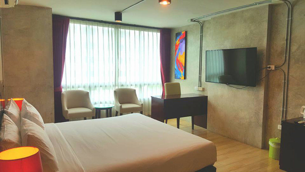 Prestige Chiang Mai Hotel Bagian luar foto