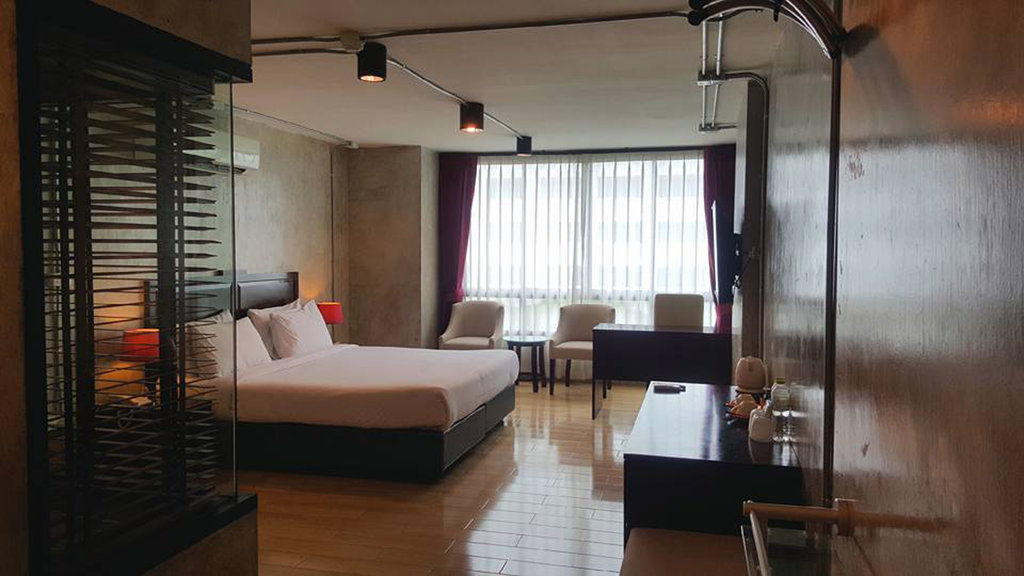 Prestige Chiang Mai Hotel Bagian luar foto