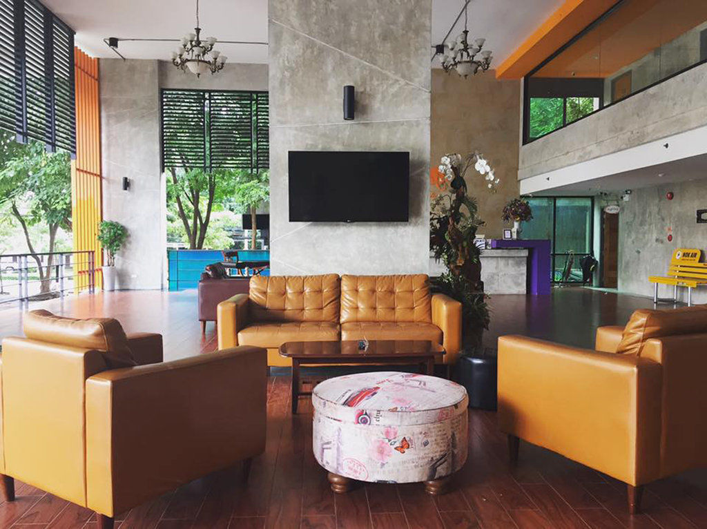 Prestige Chiang Mai Hotel Bagian luar foto