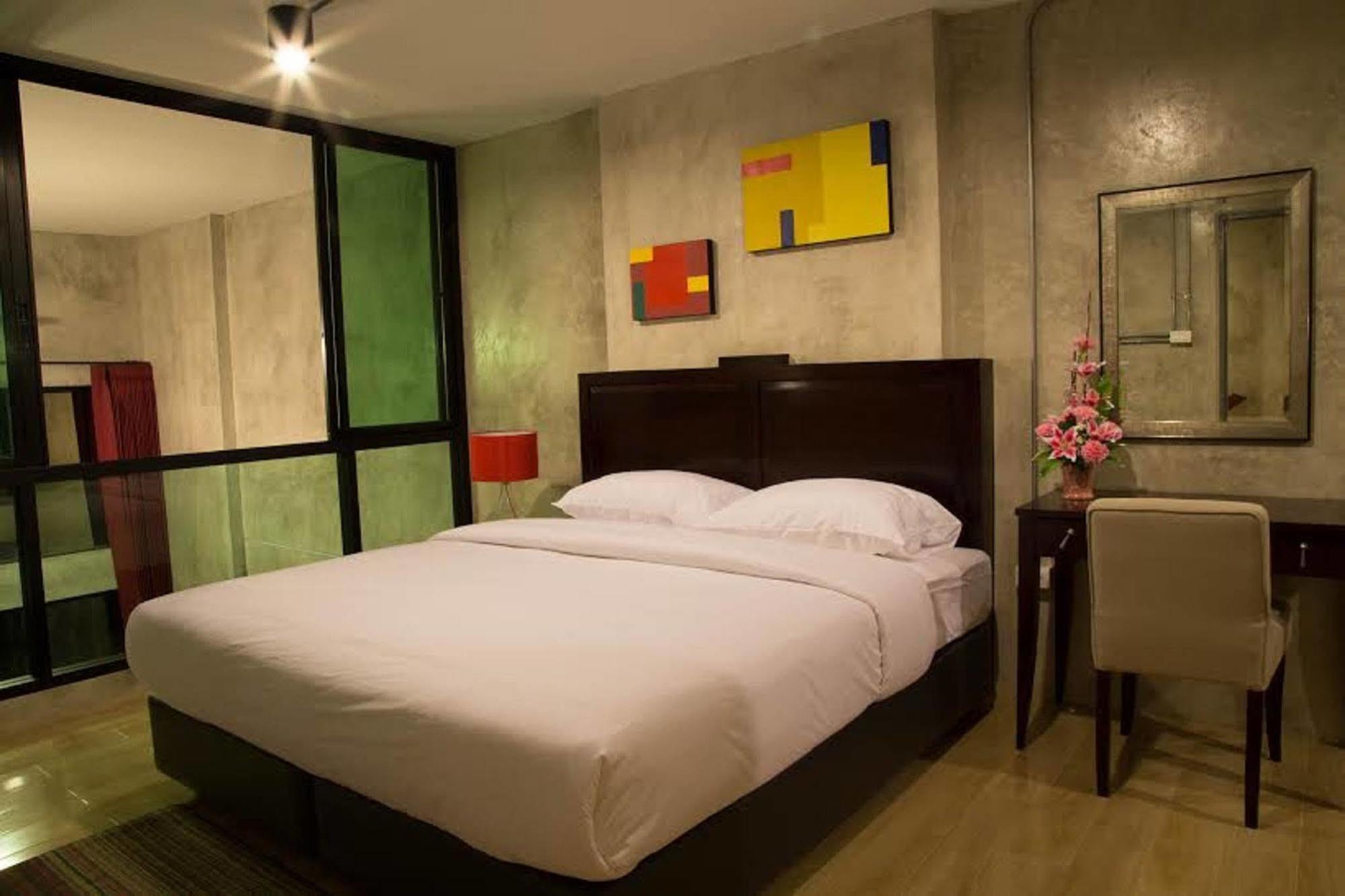 Prestige Chiang Mai Hotel Bagian luar foto