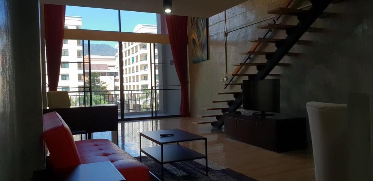 Prestige Chiang Mai Hotel Bagian luar foto